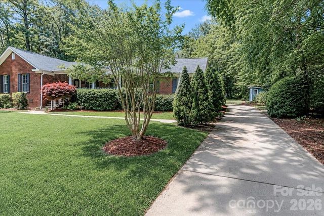 6803 Lowesville Lane, Stanley, NC 28164