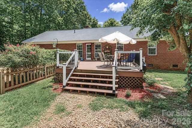 6803 Lowesville Lane, Stanley, NC 28164