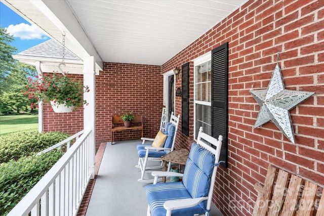 6803 Lowesville Lane, Stanley, NC 28164