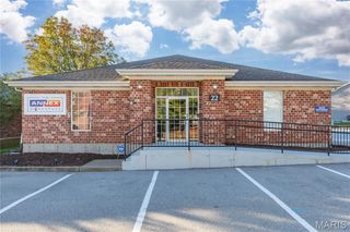 22 Richmond Center Court 13, St Peters, MO 63376