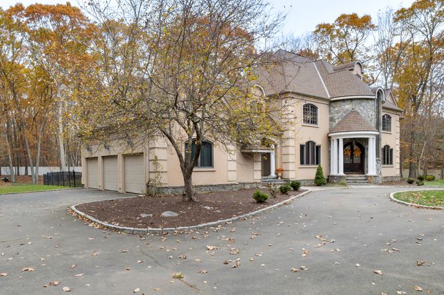 65 Ironwood Road, Guilford, CT 06437