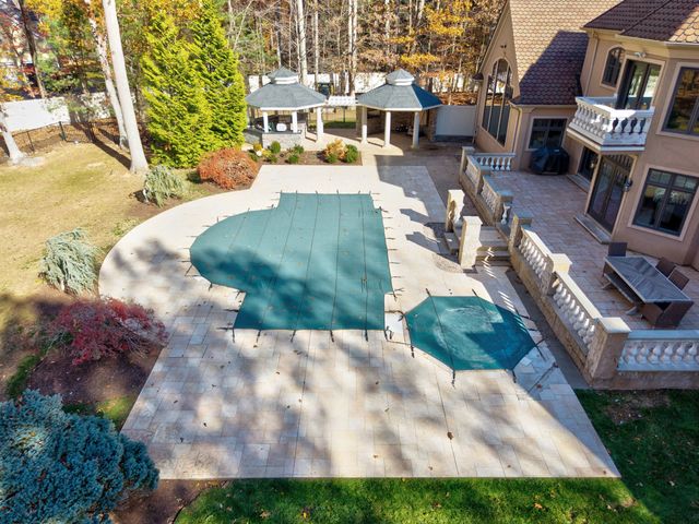 65 Ironwood Road, Guilford, CT 06437