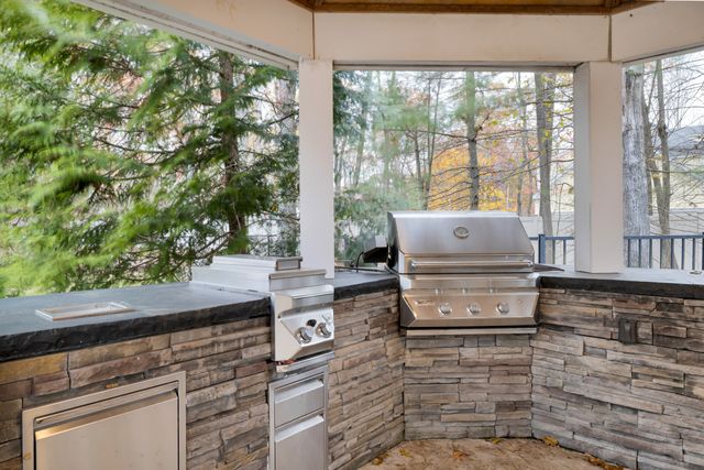 65 Ironwood Road, Guilford, CT 06437