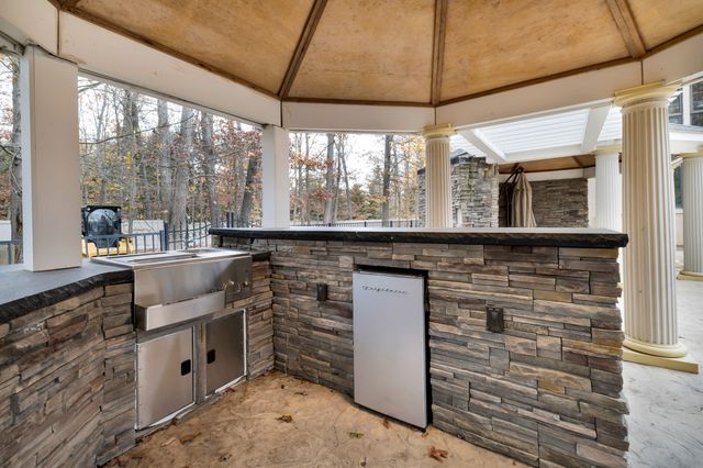 65 Ironwood Road, Guilford, CT 06437