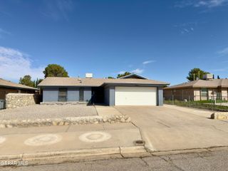 10405 DARIN Road E, El Paso, TX 79925
