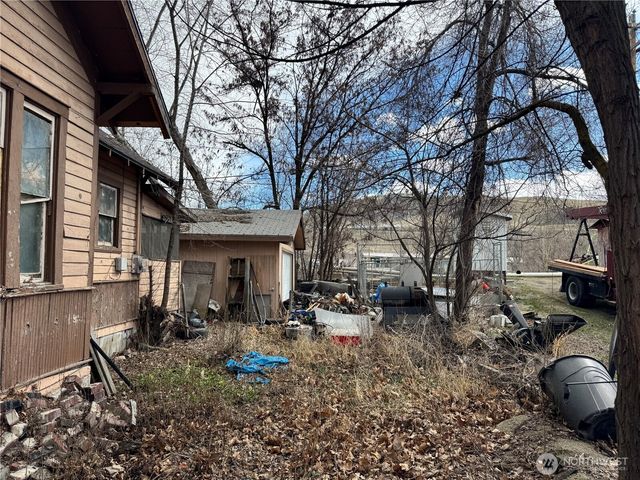 404 2nd Avenue N, Okanogan, WA 98840
