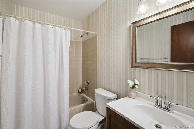 68 Knolls Drive, Stony Brook, NY 11790