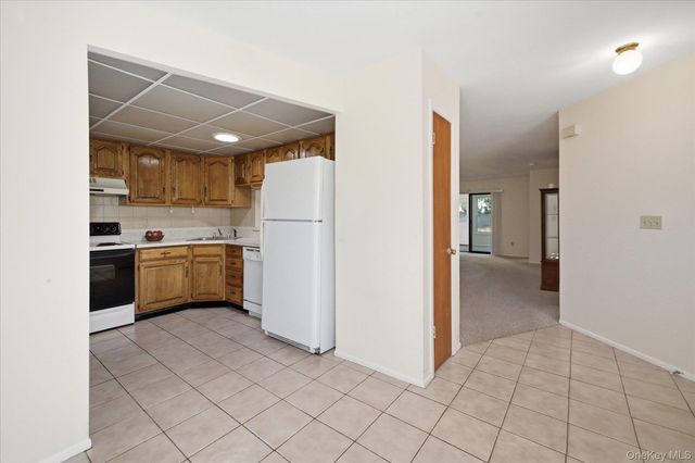 68 Knolls Drive, Stony Brook, NY 11790