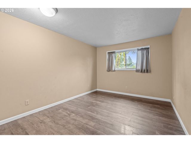 401 MADRONA Ave Se Apt 3, Salem, OR 97302