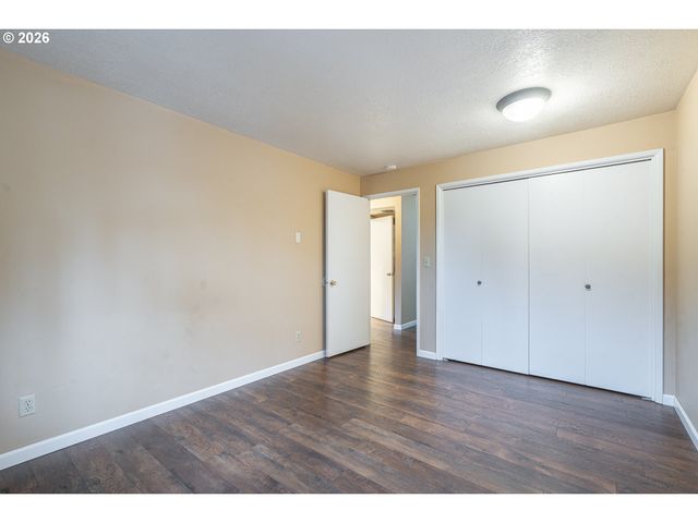 401 MADRONA Ave Se Apt 3, Salem, OR 97302