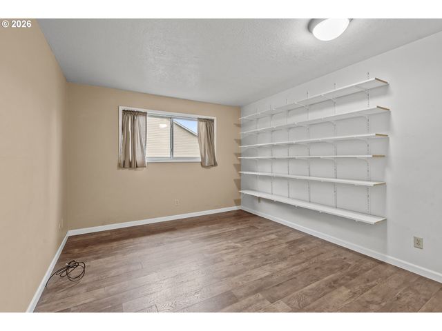 401 MADRONA Ave Se Apt 3, Salem, OR 97302