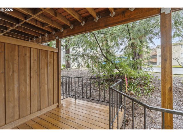 401 MADRONA Ave Se Apt 3, Salem, OR 97302