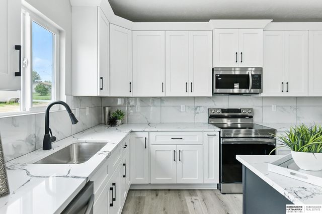 7611 S 33 Avenue, Bellevue, NE 68147