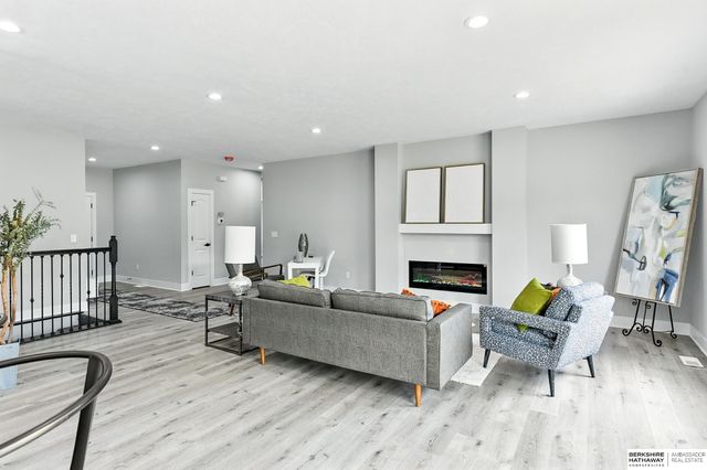7611 S 33 Avenue, Bellevue, NE 68147
