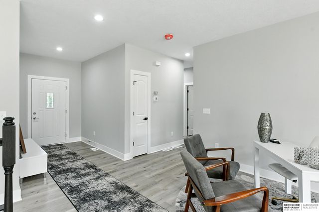 7611 S 33 Avenue, Bellevue, NE 68147
