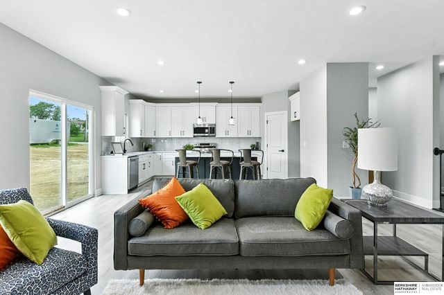 7611 S 33 Avenue, Bellevue, NE 68147