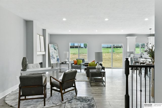 7611 S 33 Avenue, Bellevue, NE 68147