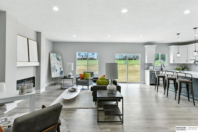 7611 S 33 Avenue, Bellevue, NE 68147