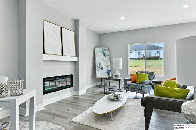 7611 S 33 Avenue, Bellevue, NE 68147