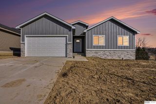 7611 S 33 Avenue, Bellevue, NE 68147