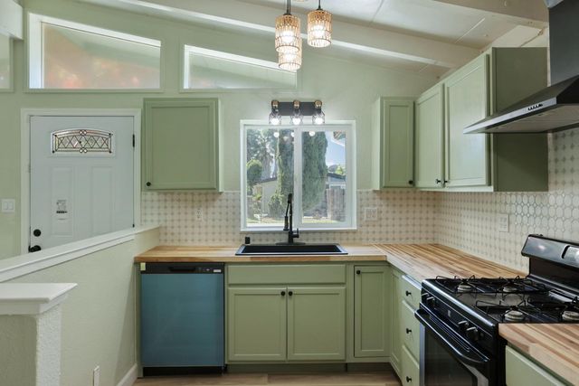 3893 32nd Ave, Sacramento, CA 95824