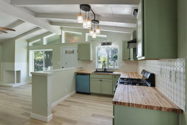 3893 32nd Ave, Sacramento, CA 95824