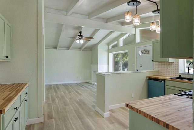 3893 32nd Ave, Sacramento, CA 95824