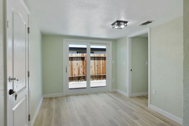 3893 32nd Ave, Sacramento, CA 95824