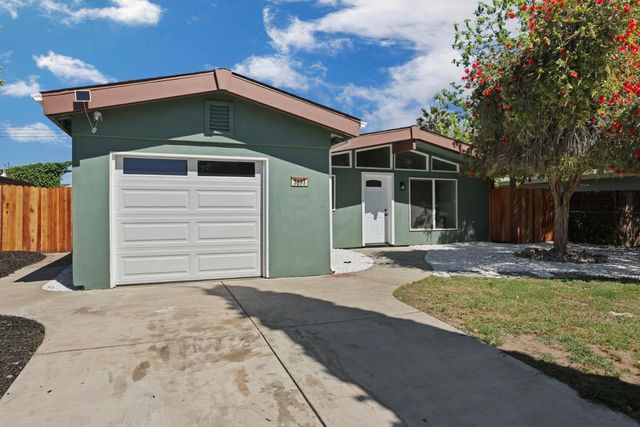 3893 32nd Ave, Sacramento, CA 95824