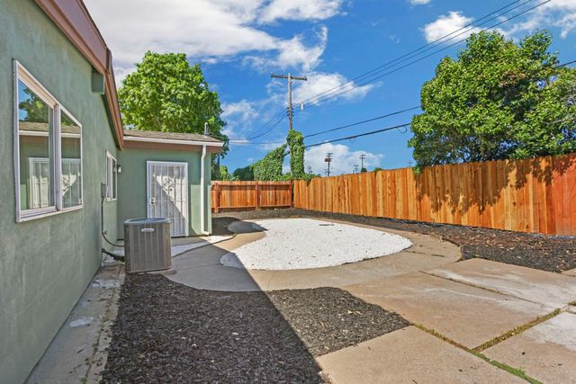 3893 32nd Ave, Sacramento, CA 95824