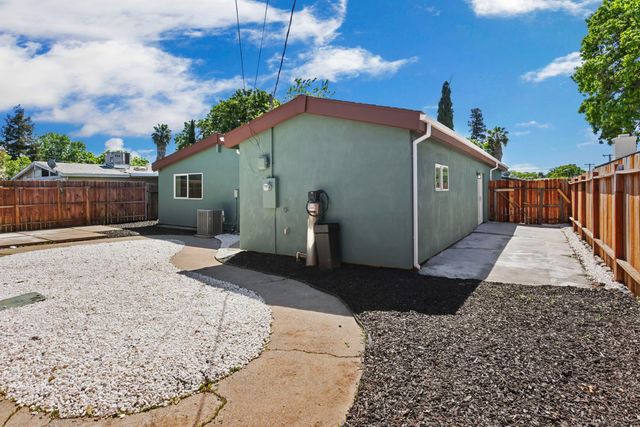 3893 32nd Ave, Sacramento, CA 95824