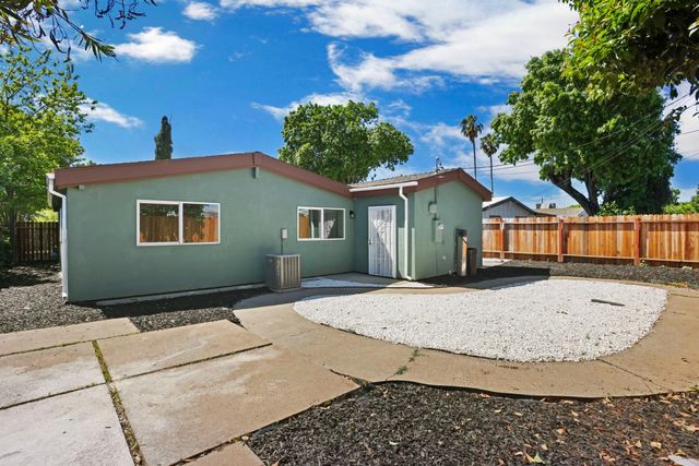 3893 32nd Ave, Sacramento, CA 95824
