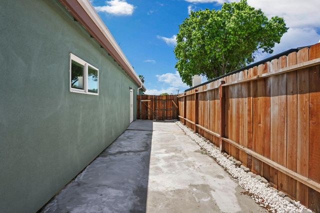 3893 32nd Ave, Sacramento, CA 95824