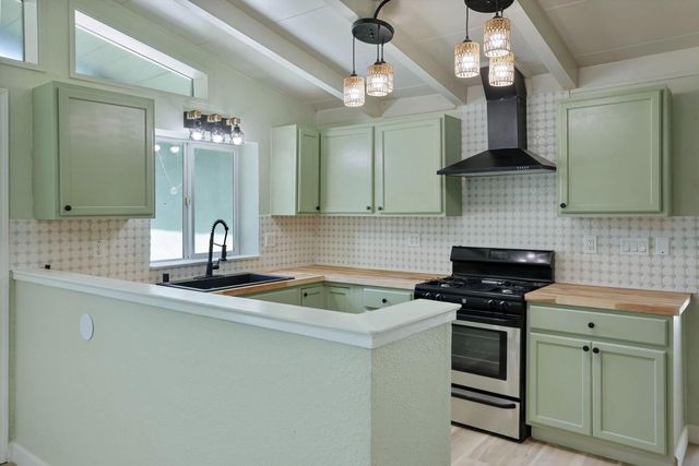 3893 32nd Ave, Sacramento, CA 95824