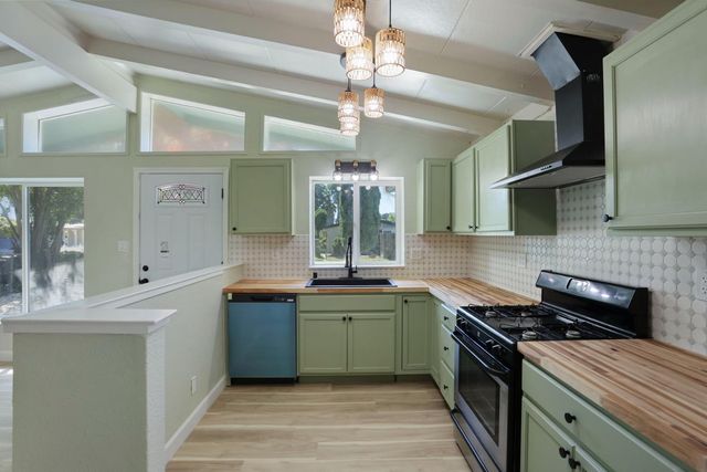 3893 32nd Ave, Sacramento, CA 95824