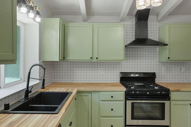 3893 32nd Ave, Sacramento, CA 95824