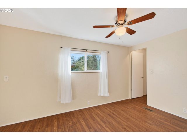 601 E Columbia River Hwy 34, Clatskanie, OR 97016