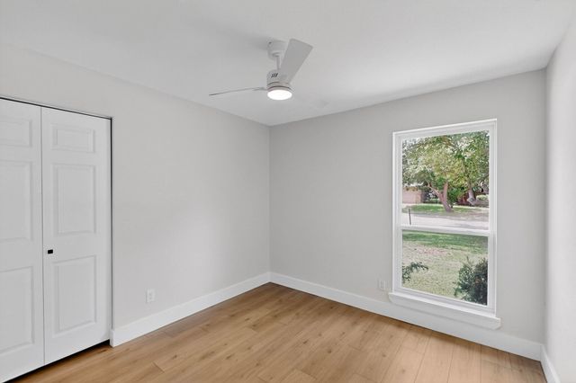 1004 E Dallas Street, Mansfield, TX 76063