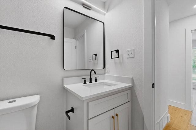 1004 E Dallas Street, Mansfield, TX 76063