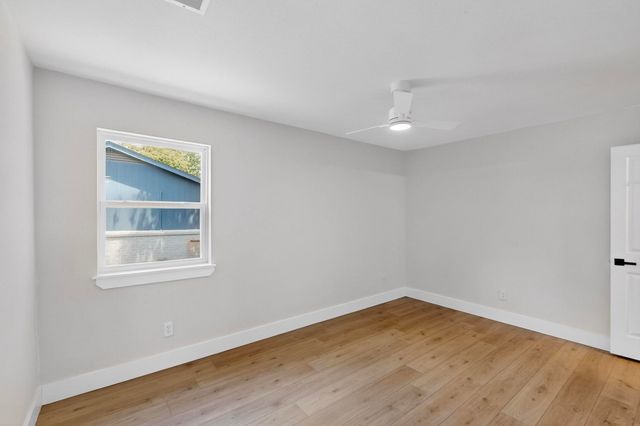 1004 E Dallas Street, Mansfield, TX 76063