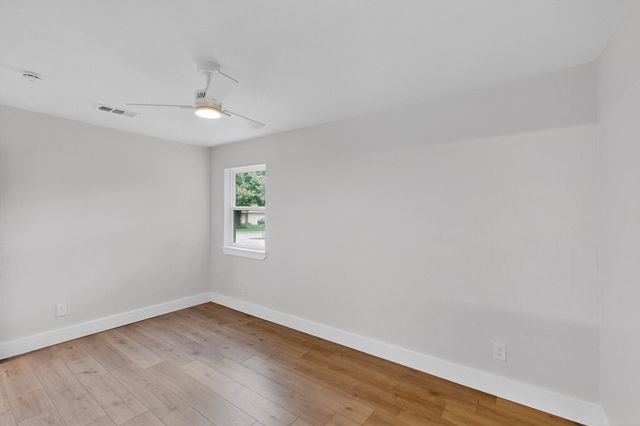 1004 E Dallas Street, Mansfield, TX 76063