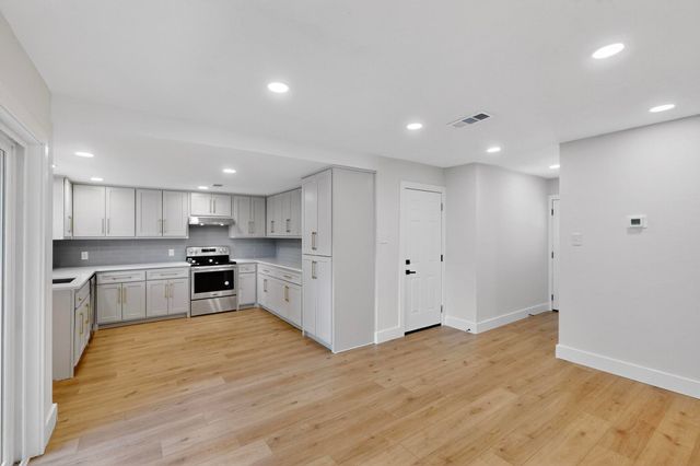 1004 E Dallas Street, Mansfield, TX 76063