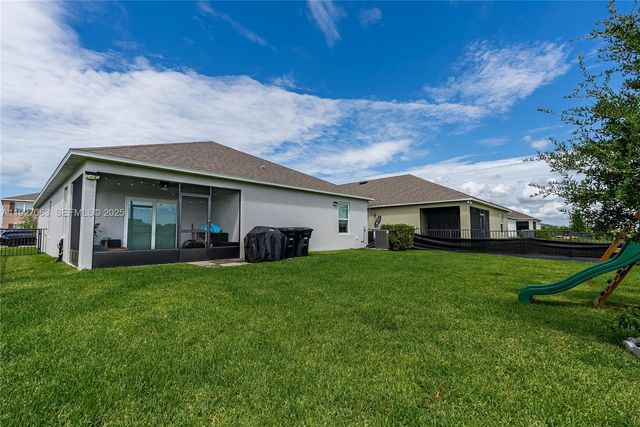 10609 SW Vasari Way, Port St. Lucie, FL 34987