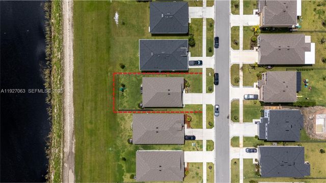 10609 SW Vasari Way, Port St. Lucie, FL 34987