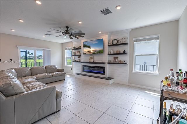 10609 SW Vasari Way, Port St. Lucie, FL 34987