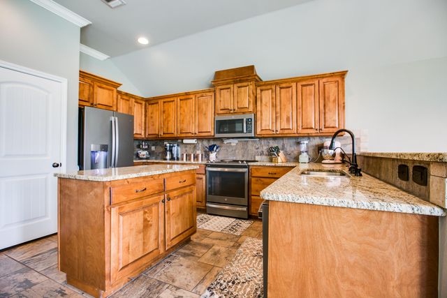 6121 Hallye Court, San Angelo, TX 76904