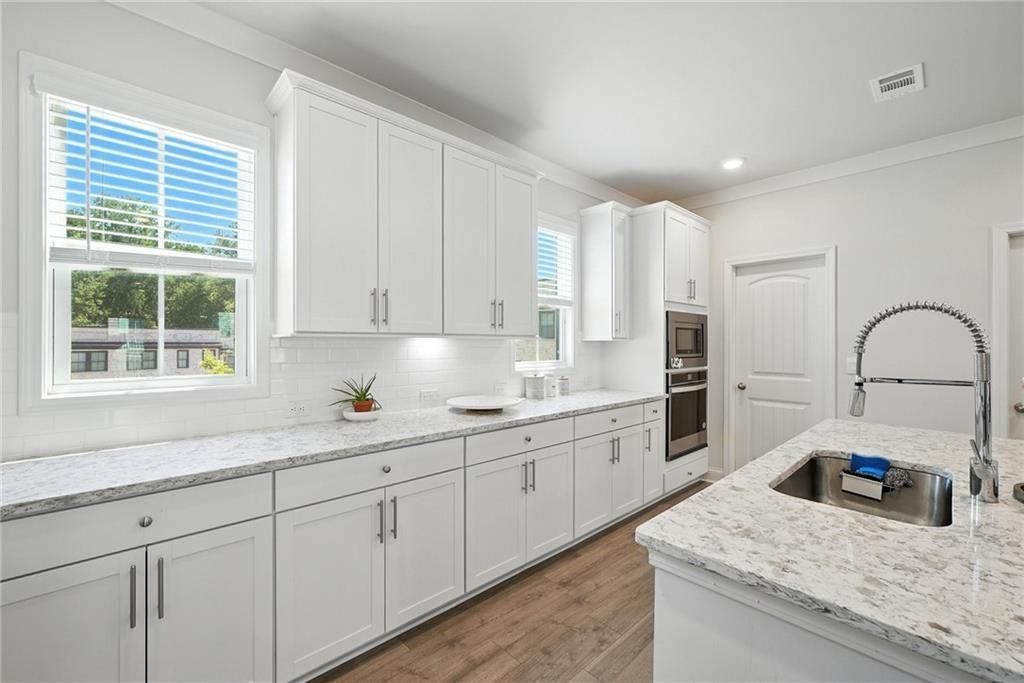 Image 18 of property listing at 3411 SWALLOWTAIL Terrace, Duluth, GA 30096