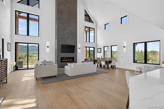 6 Misty Ridge Road, Gardiner, NY 12525