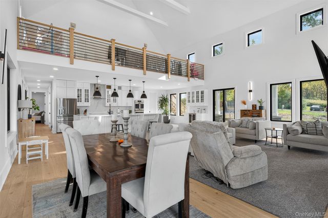 6 Misty Ridge Road, Gardiner, NY 12525