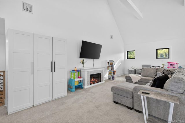 6 Misty Ridge Road, Gardiner, NY 12525